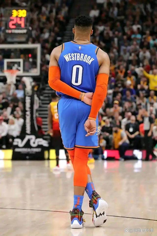 关于NBA:拉塞尔-威斯布鲁克突破三双纪录的信息