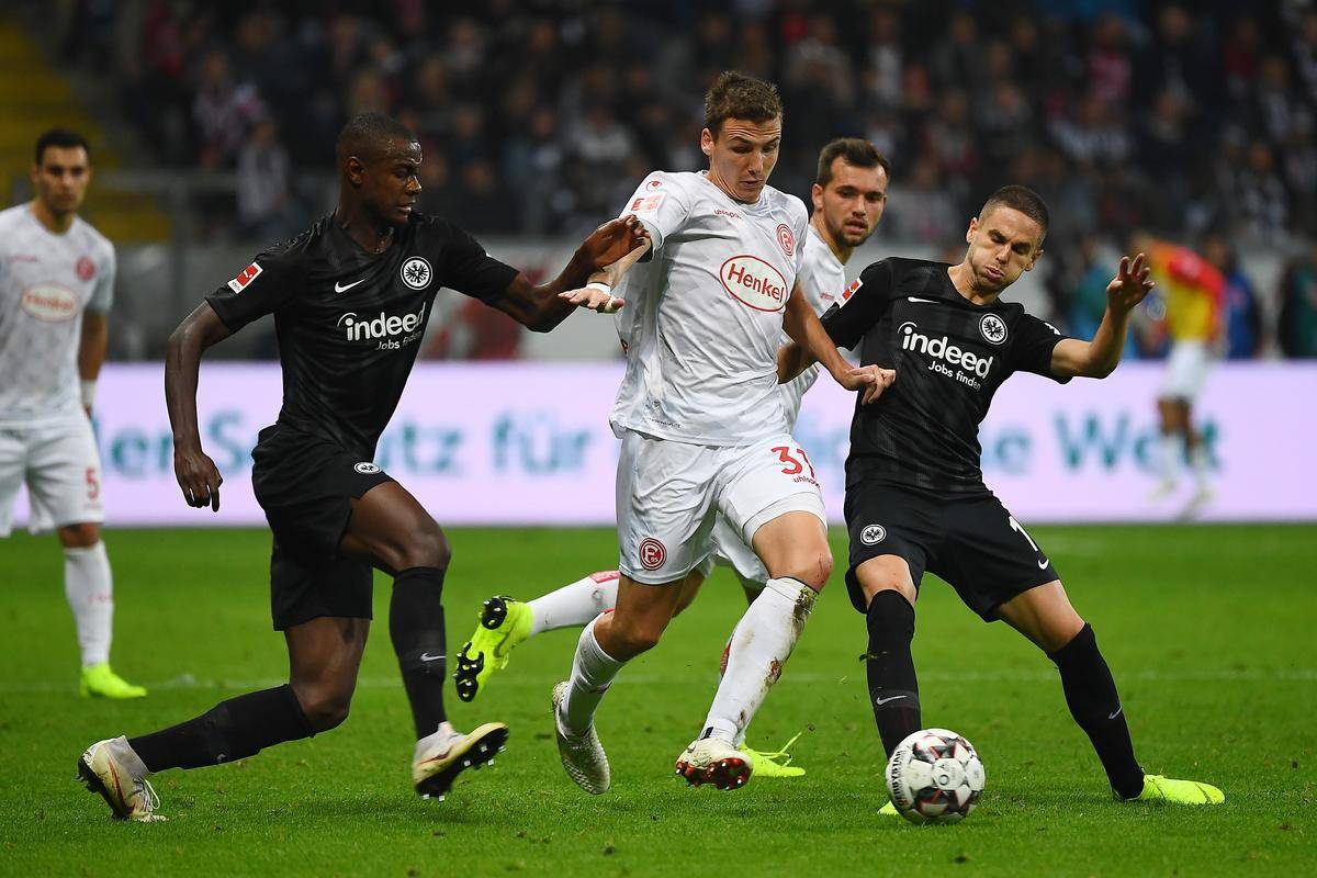 汉堡客场战胜了杜塞尔多夫的比赛