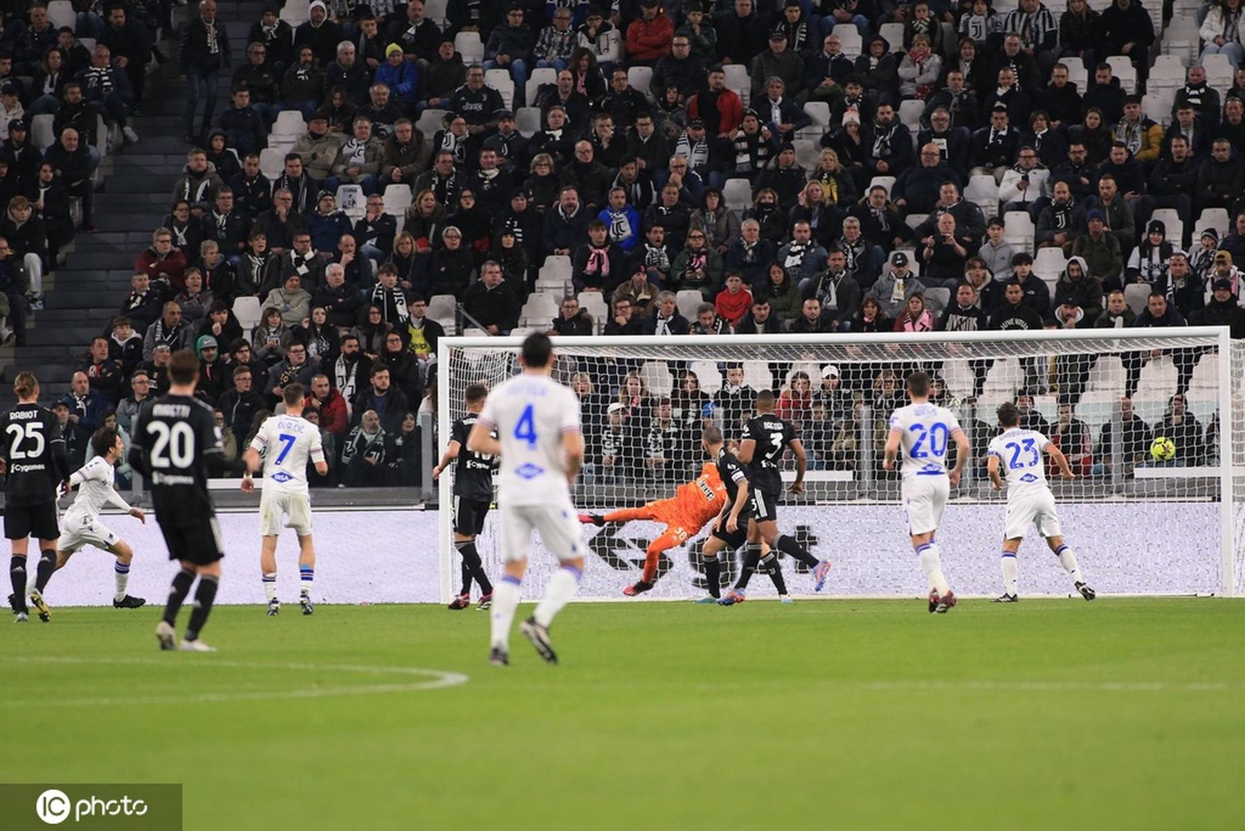 包含桑普多利亚期待击败都灵保持领先的词条