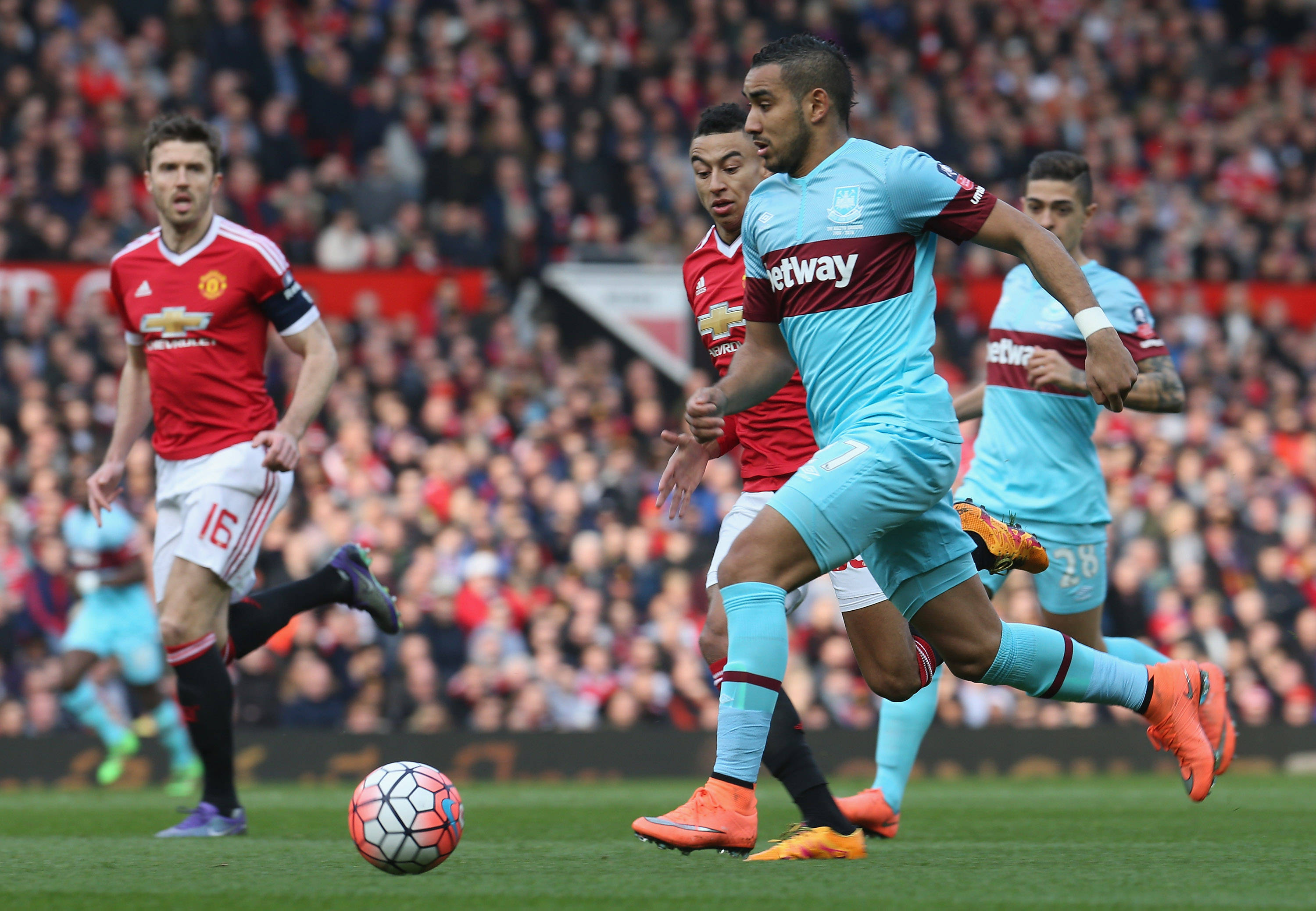 九游体育入口-曼联主场困境，国家队球员挂彩的简单介绍