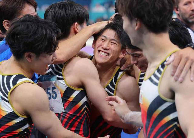 日本选手逆袭夺得金牌，运动精神感人！