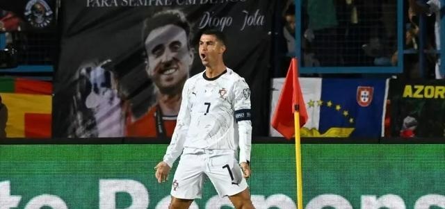 包含激情四射的欧预赛比赛点燃战场，球迷热情高涨的词条