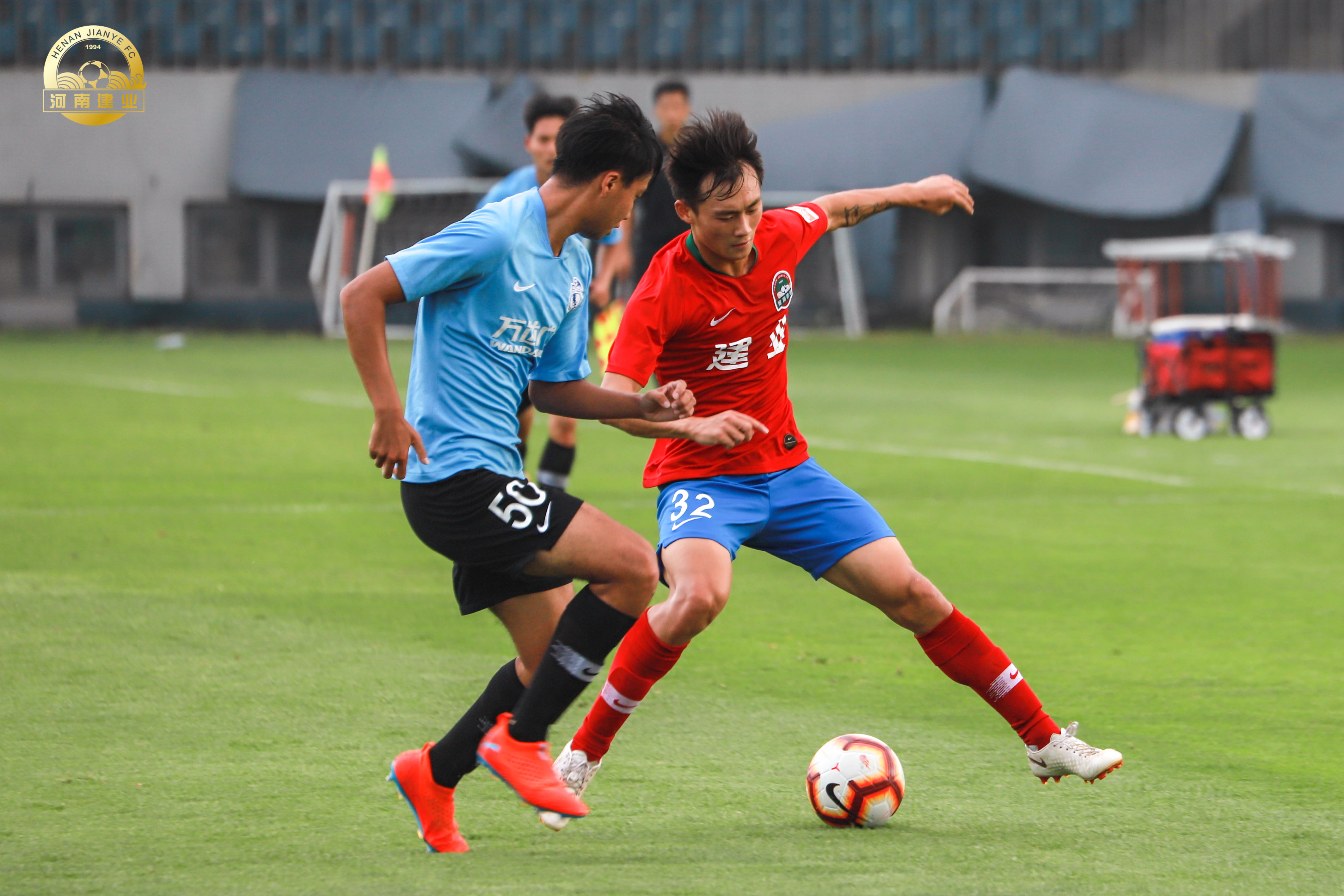 关于河南建业在关键时刻挺身而出，斩获胜利的信息