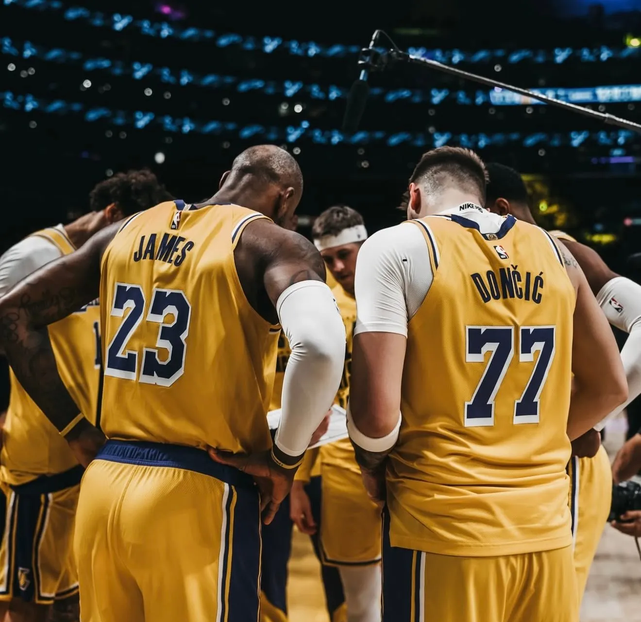 九游体育官网入口-黄蜂击败骑士，取得关键胜利